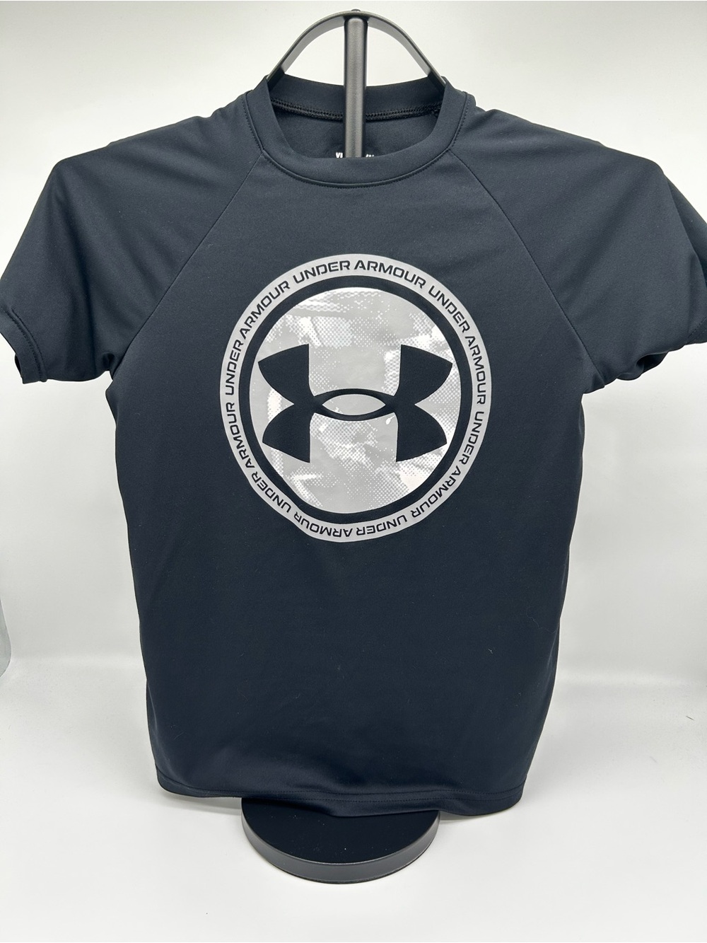 Under Armour Black Short Sleeve Tee with Grey Logo Circle Size Youth Medium